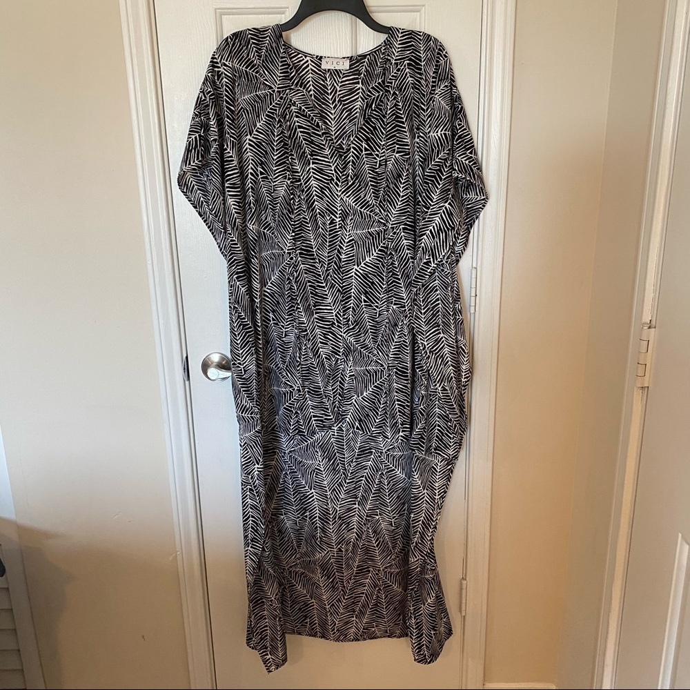 Vici Leaf Print Maxi Dress Size Medium